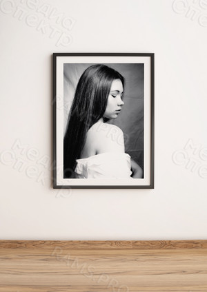 Фотокартина на холсте 40х60см «Девушка в белом» — фото 3