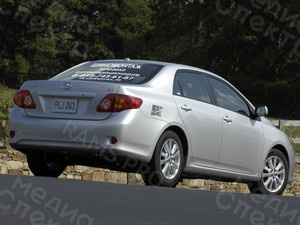 Наклейки на автомобиль Toyota «Шиномонтаж, заправка кондиционеров» с QR-кодом — фото 2