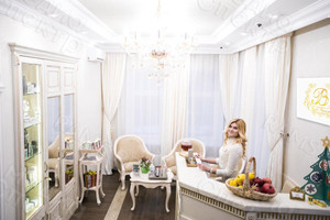 Табличка с логотипом клуба «Валери» — фото 1