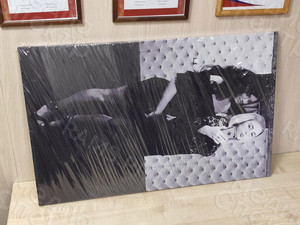 Картина с ЧБ фотографией «Две девушки» — фото 7