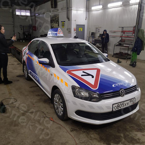 Брендирование автомобиля Volkswagen Polo 2013 автошкола «СТАРТ» — фото 7