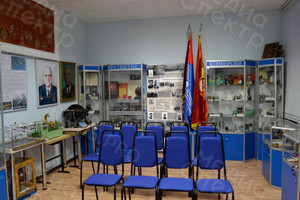 Постер-задник для витрины музея завода — фото 2