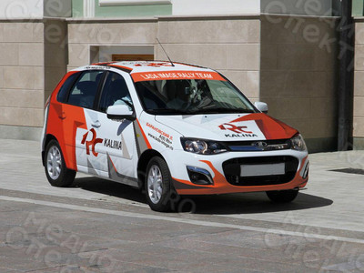 Брендирование гоночного автомобиля «Лада Калина-2» хетчбэк — фото