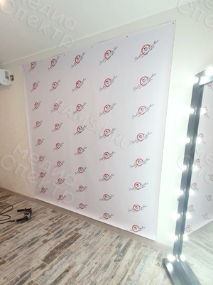 Фотозона-Press Wall 2,25х2,25м на стену салона красоты мастера-визажиста Снежана Дятлова — фото 4