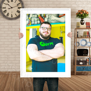 Фотокартина на холсте в багете 40х50см «Силач в фитнес клубе» — фото 1