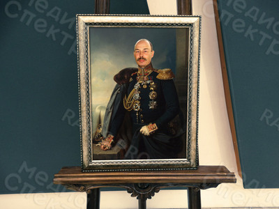 Фотокартина-монтаж на холсте 60х80см «Генерал с накидкой» — фото