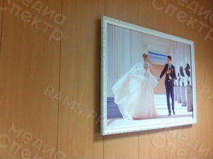 Фотокартина на холсте 70х50см «Молодожены в галерее» — фото 4