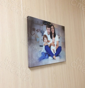 Фотокартина 40х30см на подрамнике «Семья Анны» — фото 2