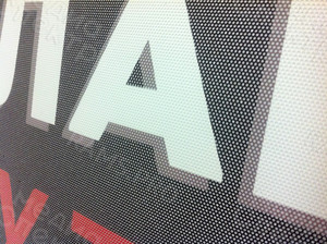 Наклейка из перфорированной пленки на автостекло «КРУТЫЕ САЙТЫ» — фото 2