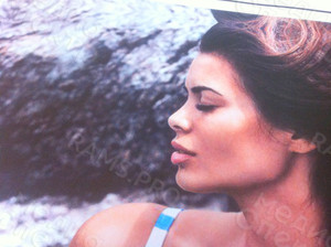 Фотокартина на холсте 70х50см «Девушка в полосатом купальнике» — фото 3