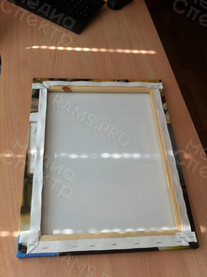 Фотокартина на холсте в багете 40х50см «Силач в фитнес клубе» — фото 4